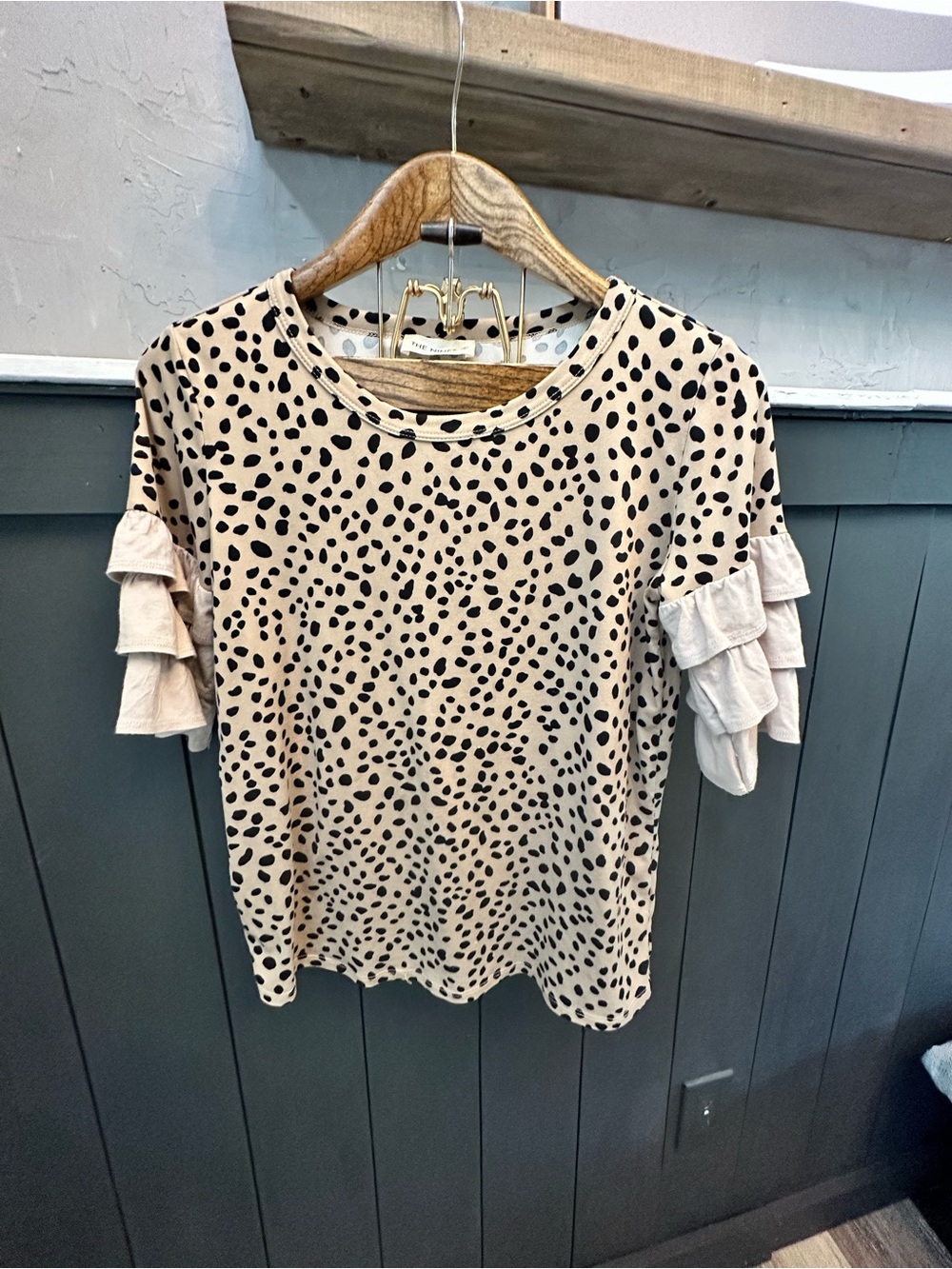 The Nines Women's Beige Dalmation Dot Ruffle Sleeve Top sz S